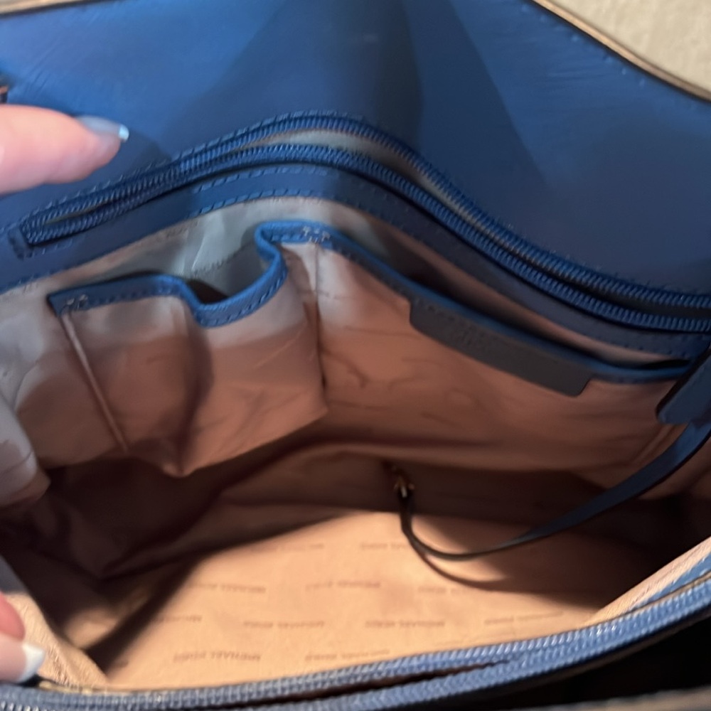 Michael Kors Large Hamilton Bag. Brand new without tags. Never used. Color Blue - Picture 4 of 10
